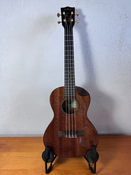 Kala Solid Mahagoni Scallop Tenor