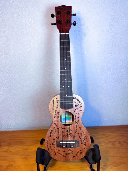 Love-Ukulele Massiv-Mahagoni Sopran